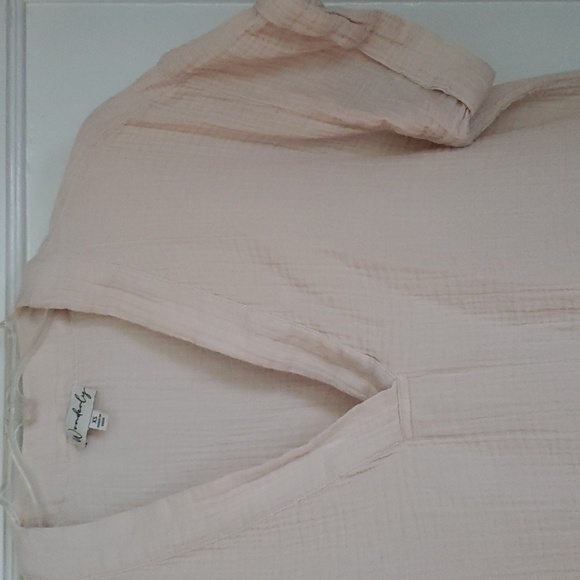 Wonderbody lightweight cotton v-neck short sleeve blouse - Picture 3 of 12